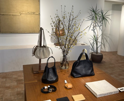 Wholesale Custom Bag: Comparing  Crossbody Bag Suppliers In The Usa And China
