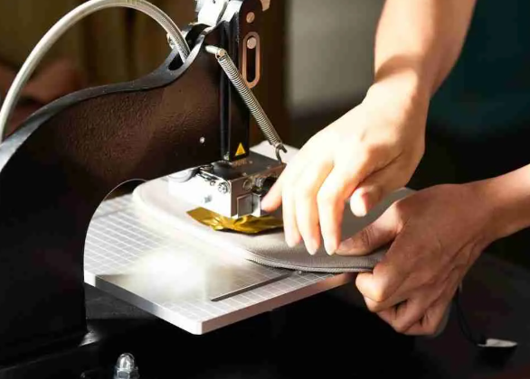 Hot Stamping Vs. Embossing: A Complete Comparison From Bag Manufacturers